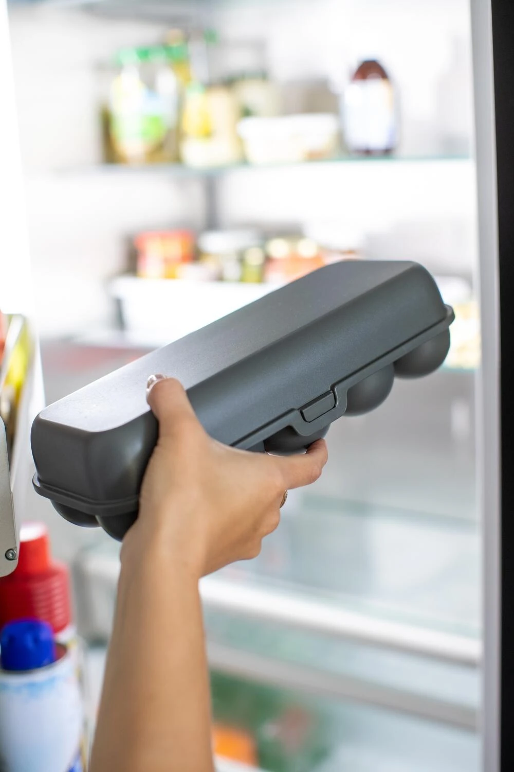 Koziol Eierbox In Grau 5 Koziol Eierbox In Grau - Image 3