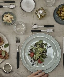 Victorinox Swiss Modern Besteck-Set Mit Tomatenmessern, 24-teilig, Schwarz 9 Victorinox Swiss Modern Besteck-Set Mit Tomatenmessern, 24-teilig, Schwarz -WMF Geschäft CUT 6 9093 11W 24 G 1 1