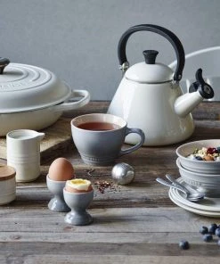 Le Creuset Eierbecher Mit Standfuß In Perlgrau 7 Le Creuset Eierbecher Mit Standfuß In Perlgrau -WMF Geschäft Perlgrau Poterie LS06 neu 14